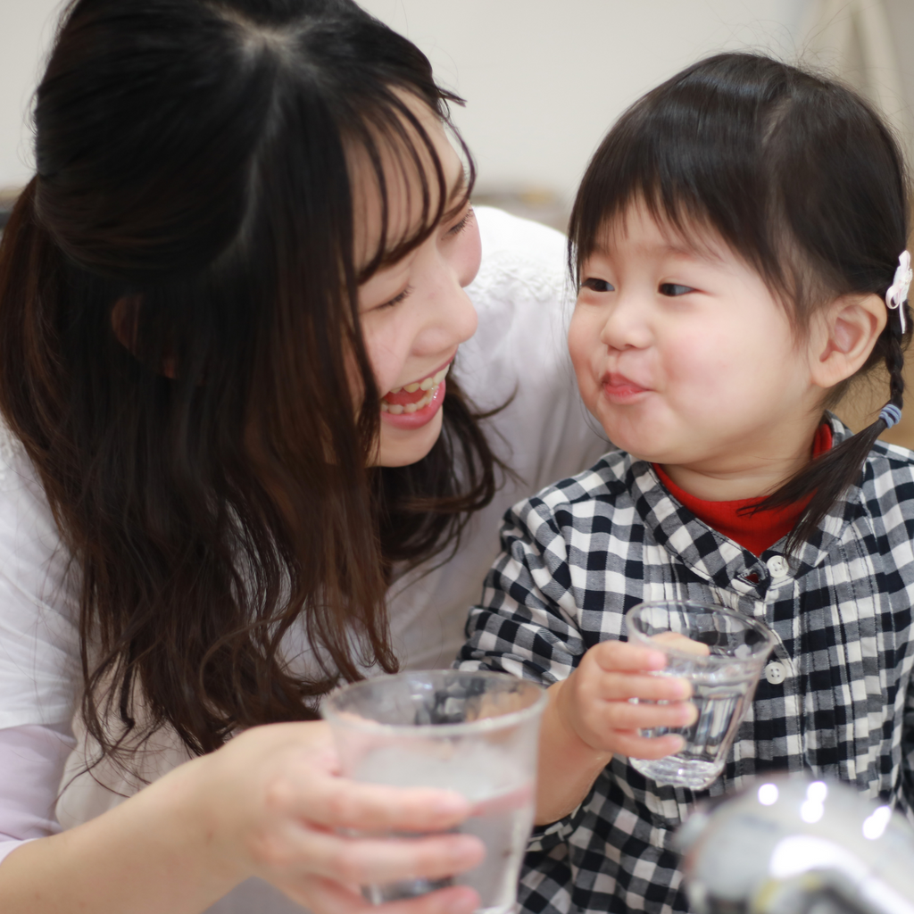 5 Ways Alkaline Water Helps Your Children Grow